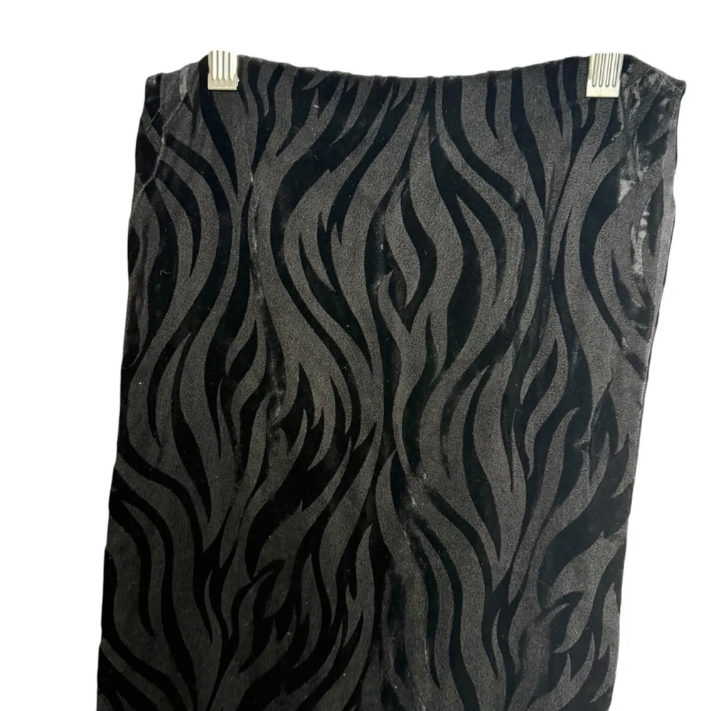 Salvatore Ferragamo Zebra Pattern Black Velvet Neck Scarf Fringe Ends Made Italy